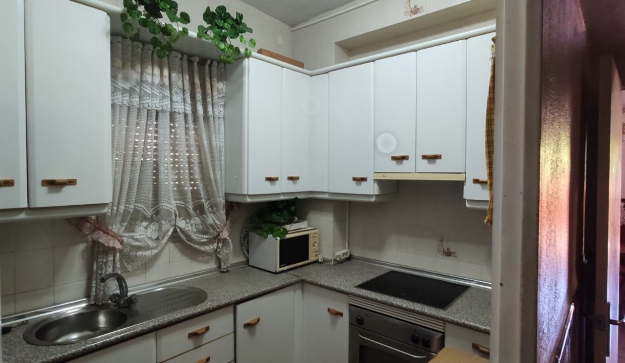 9BDCBD77-11E3-469E-A169-813A2995386B